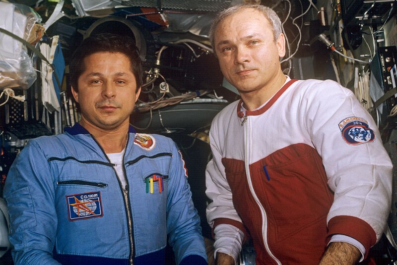 Космонавт Савиных Виктор Петрович - «Салют-7»